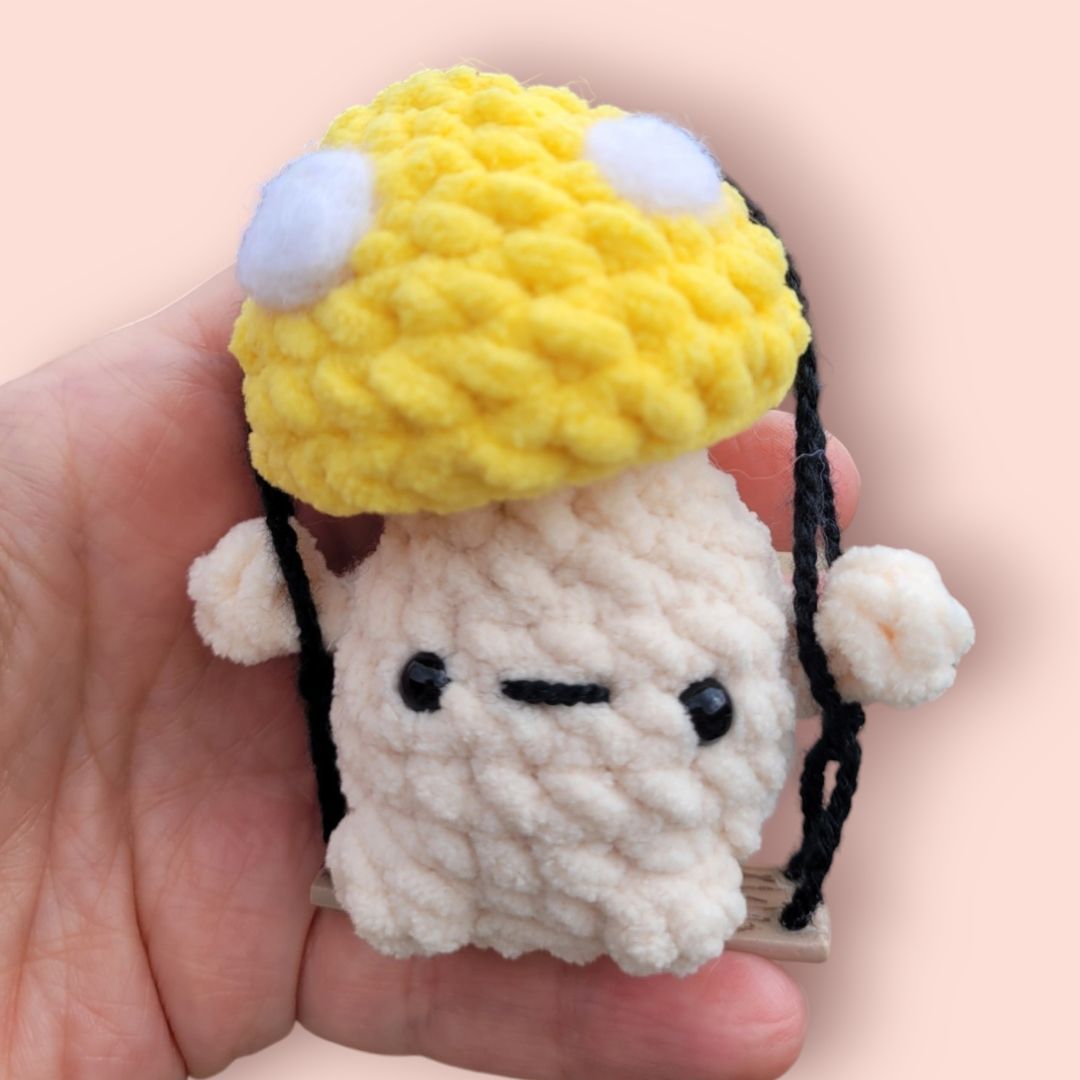 Mushroom Amigurumi, Swinging Mushroom, Fidget mushroom, Mushroom decor, cute amigurumi, stress toy, happy toy, desk pet, keyring, swing